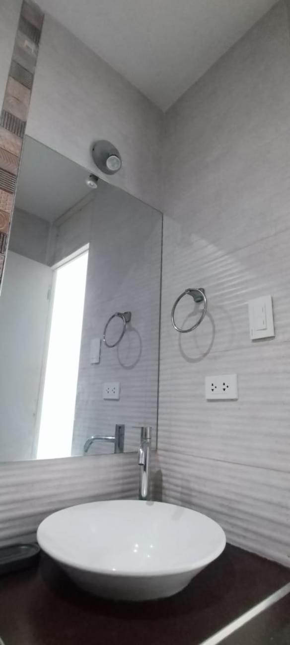 Hotel Guest House Inkayacu-ปารากัส ภายนอก รูปภาพ